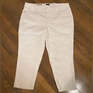 Women’s Plus size 20w NWOT 25” Talbots White Jeans Slim Fit Cropped